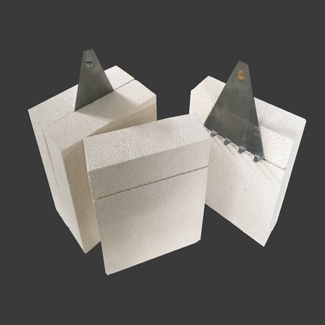 Modules de toit en briques réfractaires isolantes
